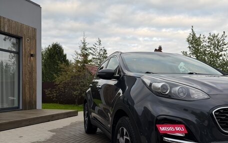 KIA Sportage IV рестайлинг, 2018 год, 2 099 000 рублей, 2 фотография