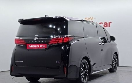 Toyota Alphard, 2024 год, 9 770 000 рублей, 3 фотография