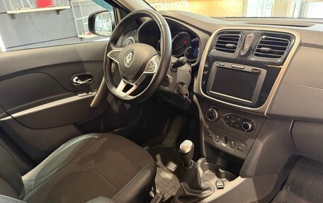 Renault Logan II, 2022 год, 1 099 000 рублей, 19 фотография