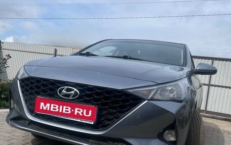 Hyundai Solaris II рестайлинг, 2021 год, 1 700 000 рублей, 1 фотография