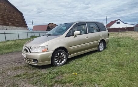 Nissan Bassara, 2001 год, 300 000 рублей, 2 фотография
