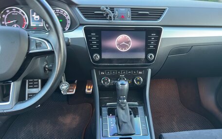 Skoda Superb III рестайлинг, 2017 год, 1 900 000 рублей, 11 фотография