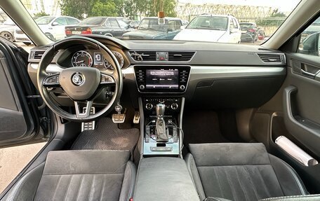 Skoda Superb III рестайлинг, 2017 год, 1 900 000 рублей, 16 фотография