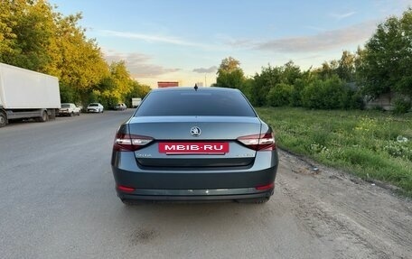 Skoda Superb III рестайлинг, 2017 год, 1 900 000 рублей, 9 фотография