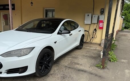 Tesla Model S I, 2014 год, 2 400 000 рублей, 3 фотография