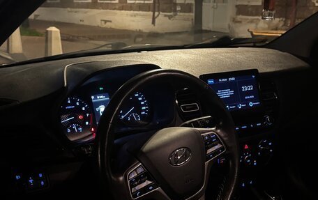Hyundai Solaris II рестайлинг, 2021 год, 1 700 000 рублей, 10 фотография