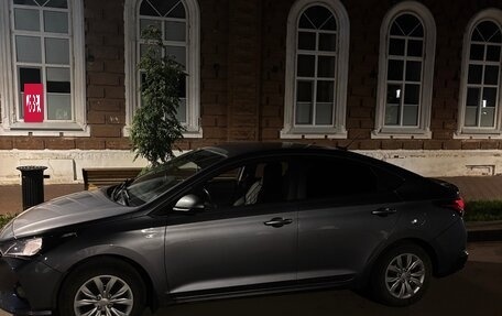 Hyundai Solaris II рестайлинг, 2021 год, 1 700 000 рублей, 3 фотография