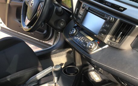 Toyota RAV4, 2014 год, 1 850 000 рублей, 9 фотография