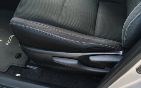Toyota RAV4, 2014 год, 1 850 000 рублей, 14 фотография