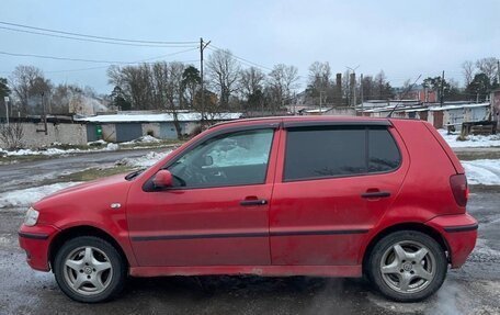 Volkswagen Polo IV рестайлинг, 2001 год, 115 000 рублей, 2 фотография