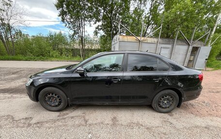 Volkswagen Jetta VI, 2013 год, 950 000 рублей, 2 фотография