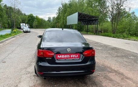 Volkswagen Jetta VI, 2013 год, 950 000 рублей, 3 фотография