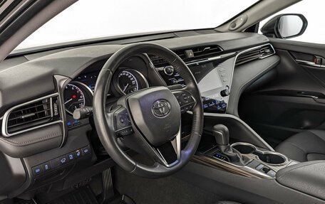 Toyota Camry, 2020 год, 3 410 000 рублей, 15 фотография