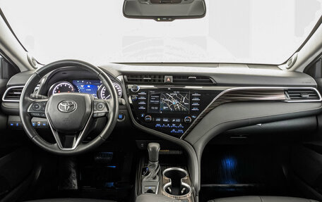 Toyota Camry, 2020 год, 3 410 000 рублей, 14 фотография