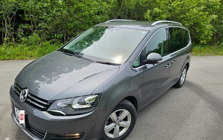 Volkswagen Sharan II, 2013 год, 900 000 рублей, 4 фотография