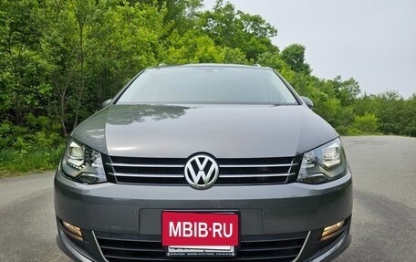 Volkswagen Sharan II, 2013 год, 900 000 рублей, 3 фотография