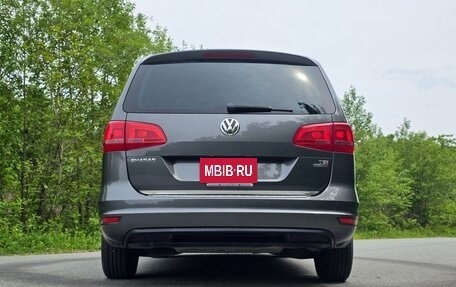 Volkswagen Sharan II, 2013 год, 900 000 рублей, 12 фотография