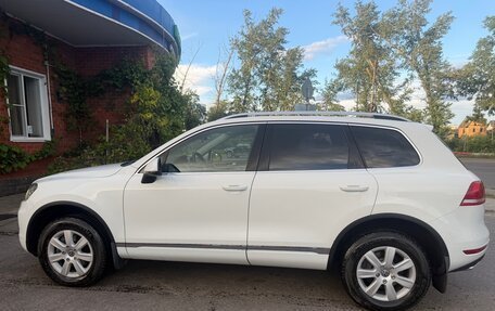 Volkswagen Touareg III, 2012 год, 1 600 000 рублей, 2 фотография