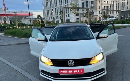 Volkswagen Jetta VI, 2015 год, 599 999 рублей, 8 фотография