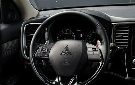 Mitsubishi Outlander III рестайлинг 3, 2021 год, 3 390 000 рублей, 12 фотография