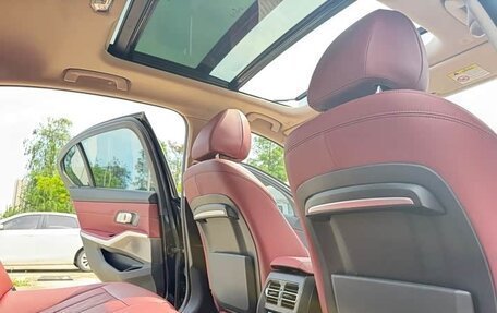 BMW 3 серия, 2022 год, 2 600 000 рублей, 13 фотография