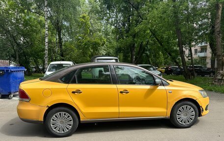 Volkswagen Polo VI (EU Market), 2015 год, 427 000 рублей, 2 фотография