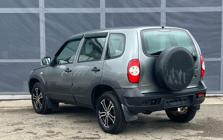 Chevrolet Niva I рестайлинг, 2018 год, 750 000 рублей, 6 фотография