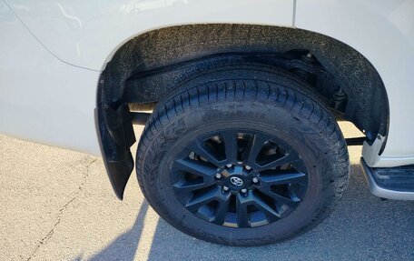 Toyota Land Cruiser Prado 150 рестайлинг 2, 2023 год, 7 417 000 рублей, 5 фотография