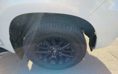 Toyota Land Cruiser Prado 150 рестайлинг 2, 2023 год, 7 417 000 рублей, 4 фотография