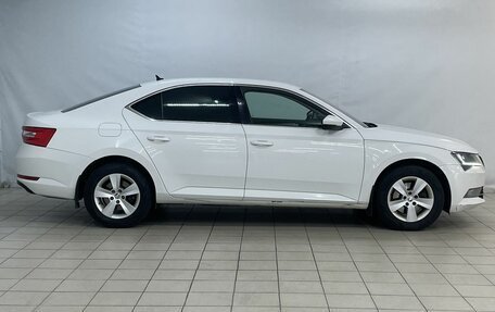 Skoda Superb III рестайлинг, 2018 год, 1 650 000 рублей, 8 фотография
