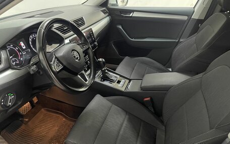 Skoda Superb III рестайлинг, 2018 год, 1 650 000 рублей, 12 фотография