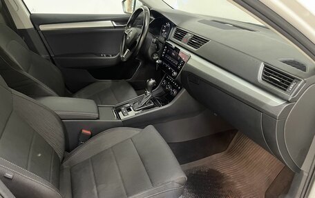 Skoda Superb III рестайлинг, 2018 год, 1 650 000 рублей, 20 фотография