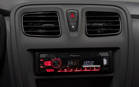 Renault Logan II, 2019 год, 899 000 рублей, 17 фотография