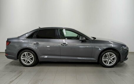 Audi A4, 2019 год, 2 340 000 рублей, 4 фотография