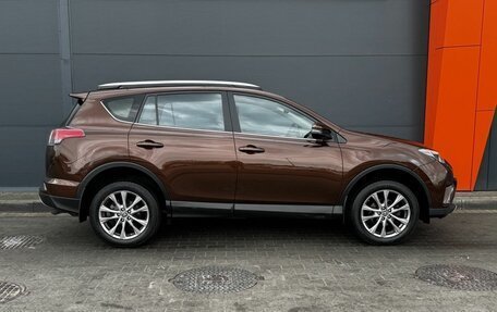 Toyota RAV4, 2017 год, 2 519 000 рублей, 3 фотография