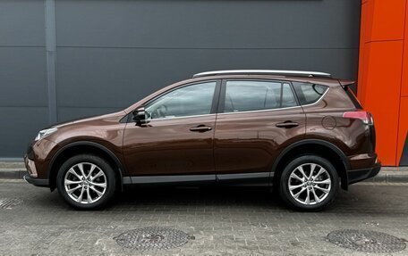 Toyota RAV4, 2017 год, 2 519 000 рублей, 2 фотография