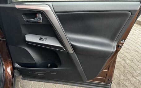 Toyota RAV4, 2017 год, 2 519 000 рублей, 12 фотография