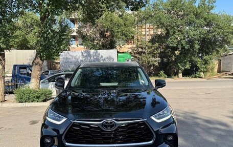 Toyota Highlander, 2026 год, 4 950 000 рублей, 2 фотография