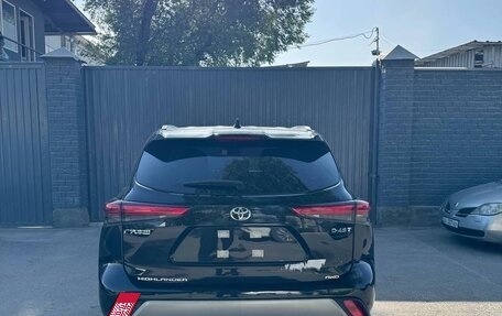 Toyota Highlander, 2026 год, 4 950 000 рублей, 3 фотография