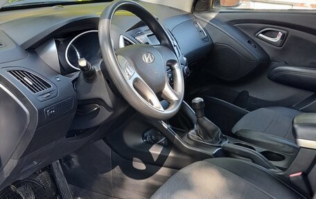 Hyundai ix35 I рестайлинг, 2013 год, 1 000 000 рублей, 5 фотография