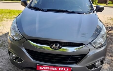 Hyundai ix35 I рестайлинг, 2013 год, 1 000 000 рублей, 2 фотография