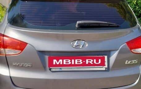 Hyundai ix35 I рестайлинг, 2013 год, 1 000 000 рублей, 4 фотография