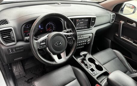 KIA Sportage IV рестайлинг, 2018 год, 2 399 000 рублей, 5 фотография