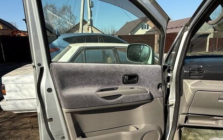 Nissan Serena II, 2001 год, 550 000 рублей, 13 фотография
