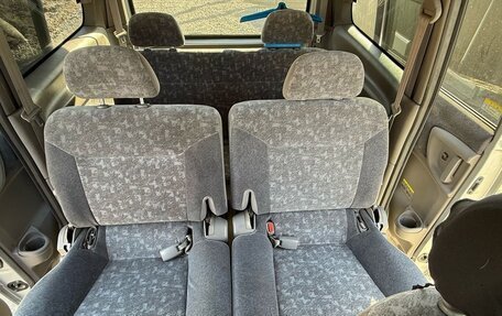 Nissan Serena II, 2001 год, 550 000 рублей, 14 фотография