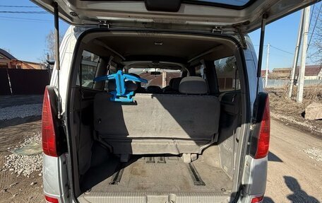 Nissan Serena II, 2001 год, 550 000 рублей, 17 фотография