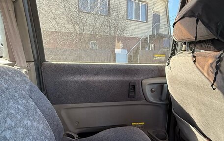 Nissan Serena II, 2001 год, 550 000 рублей, 15 фотография