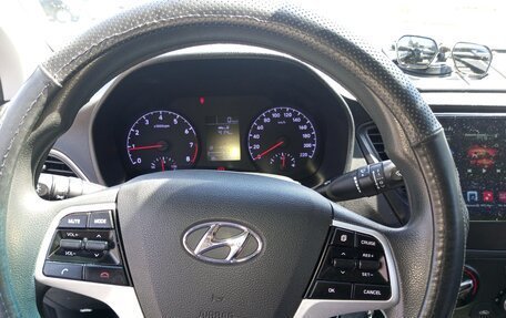 Hyundai Solaris II рестайлинг, 2017 год, 1 050 000 рублей, 6 фотография