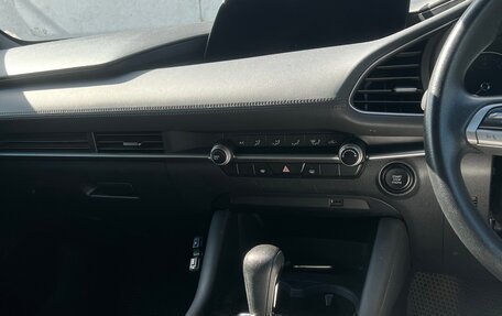 Mazda 3, 2021 год, 1 900 000 рублей, 10 фотография