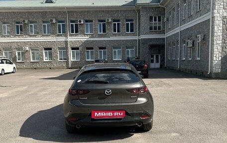 Mazda 3, 2021 год, 1 900 000 рублей, 5 фотография